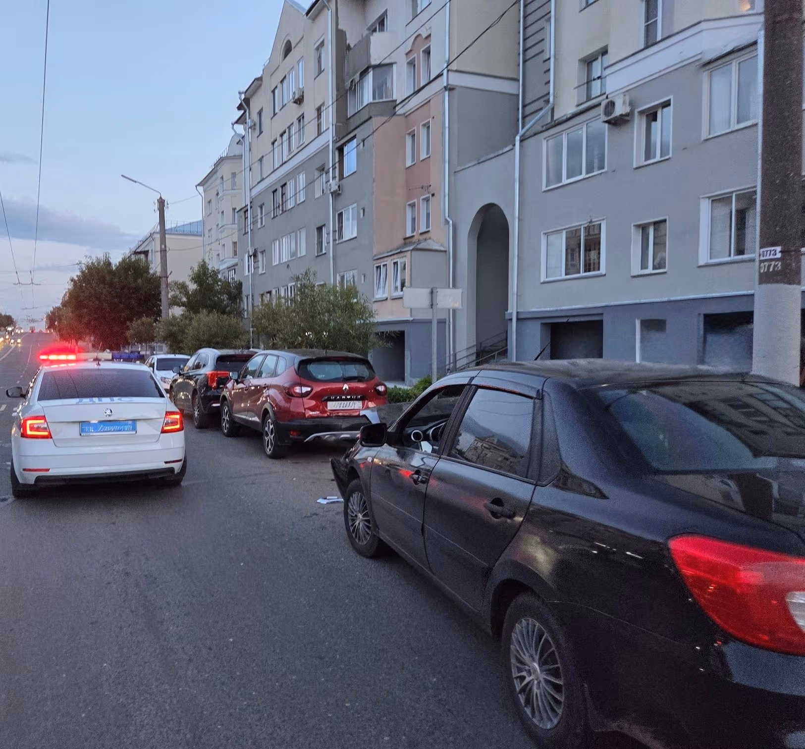 Водитель устроил аварию с тремя автомобилями на улице Ленина в Кирове