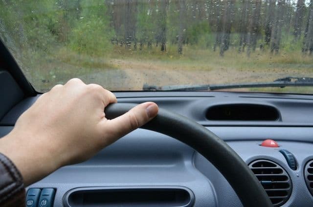 Компания из 8 человек попала в ДТП на угнанной машине: один погиб