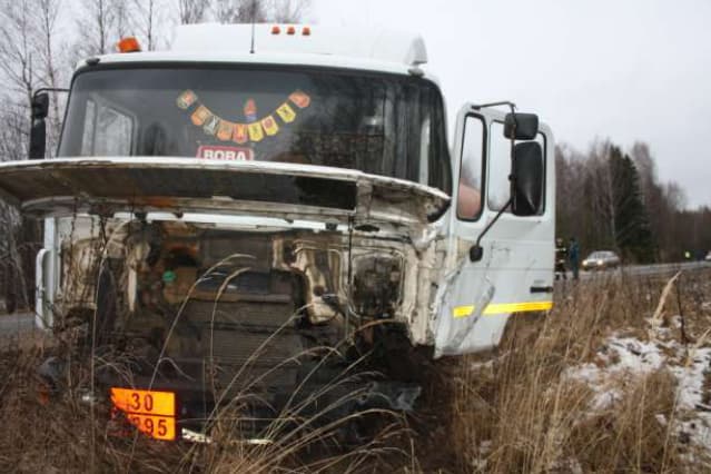 В лобовом столкновении возле Верхошижемья погиб мужчина