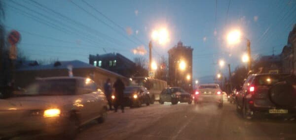 Аварийная Воровского: 3 ДТП застопорили движение транспорта