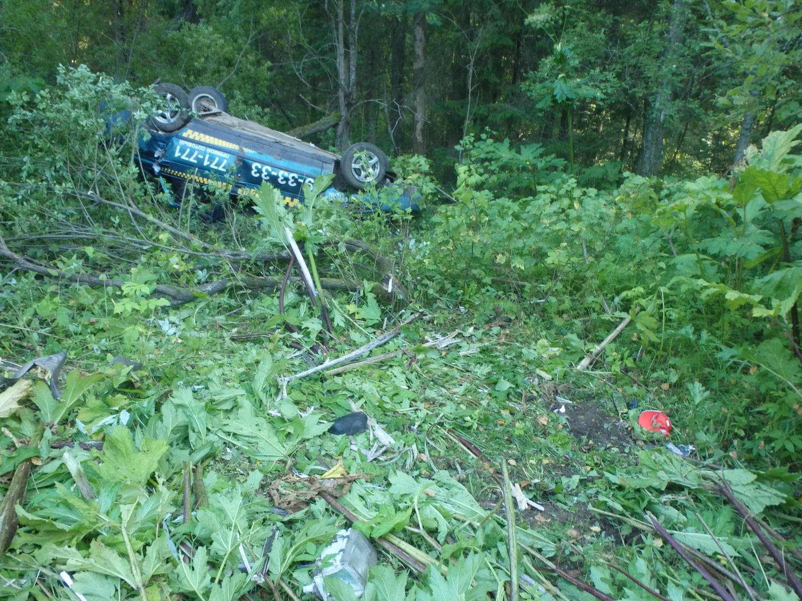 На дороге Киров - Чепецк в кювет уехал таксист