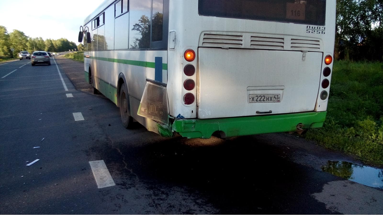 Lexus протаранил пассажирский автобус