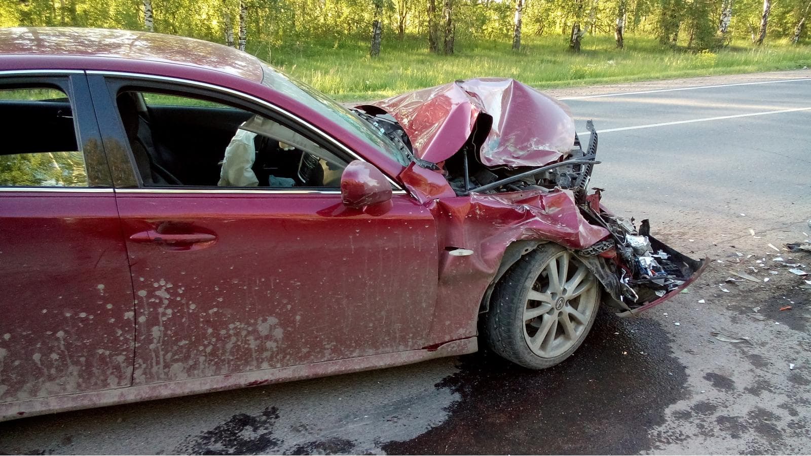 Lexus протаранил пассажирский автобус