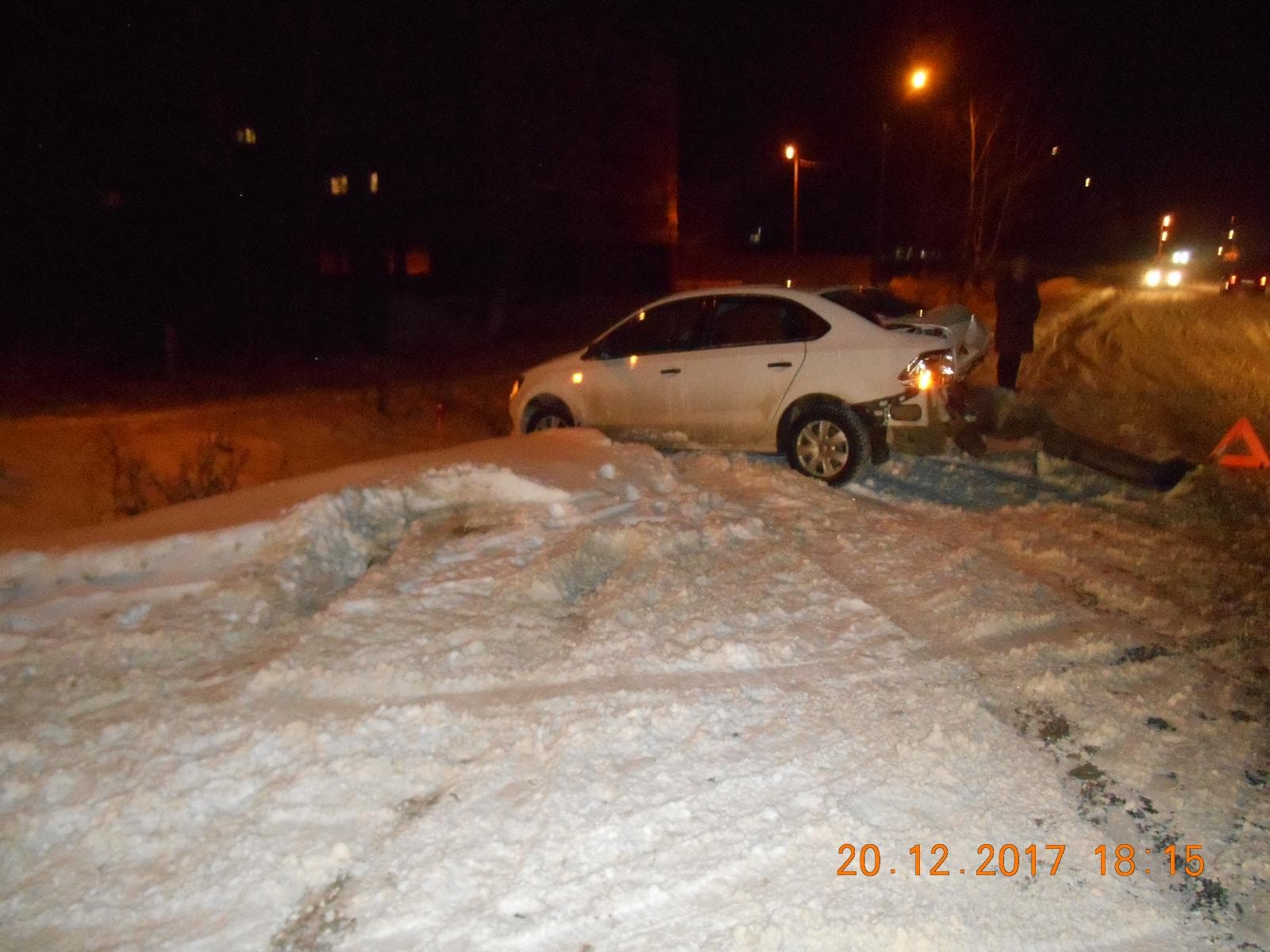 Заскочил от алкотеста на сугроб - авария в Костино