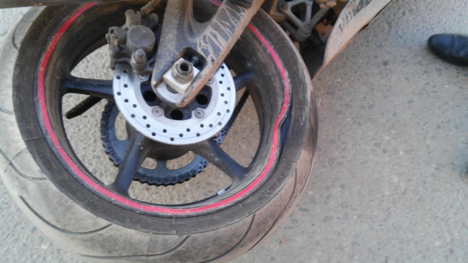 Объезжал ямы и устроил аварию с мотоциклистом - ДТП на Красноармейской