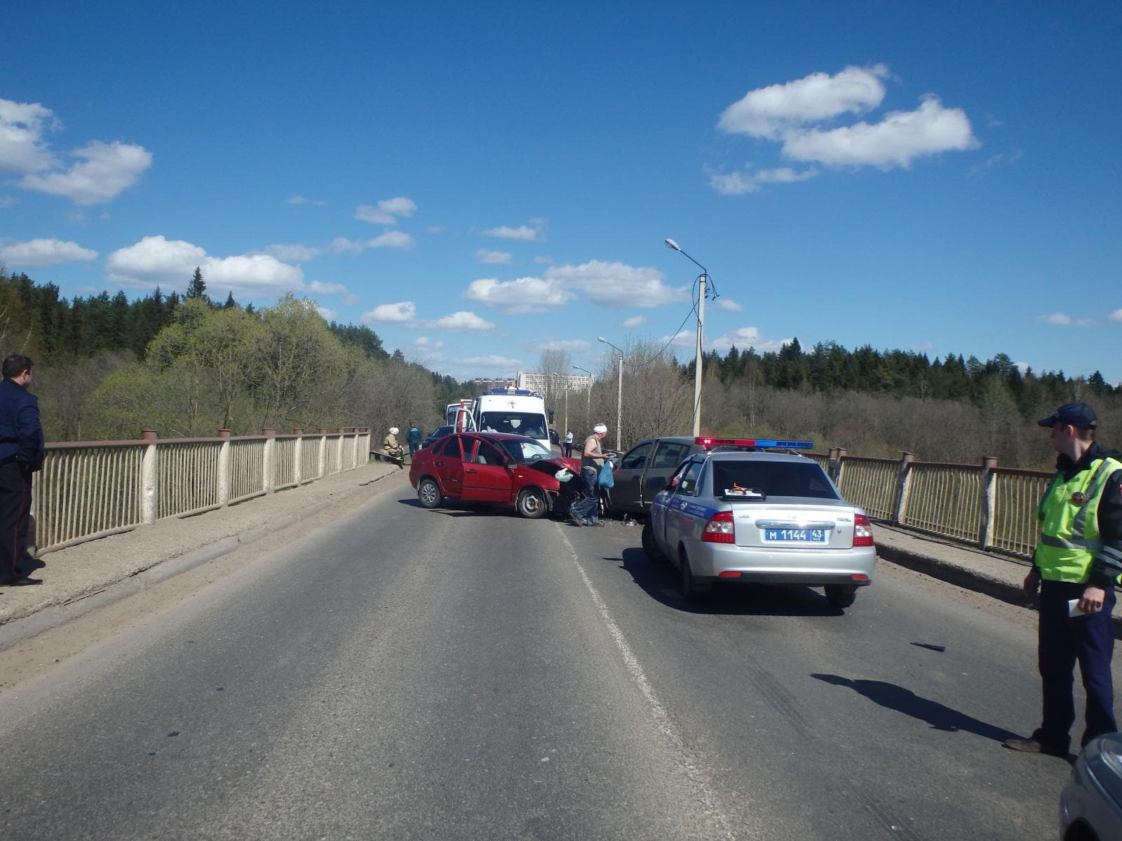 Лоб в лоб. В Кирово-Чепецке столкнулись 2 машины