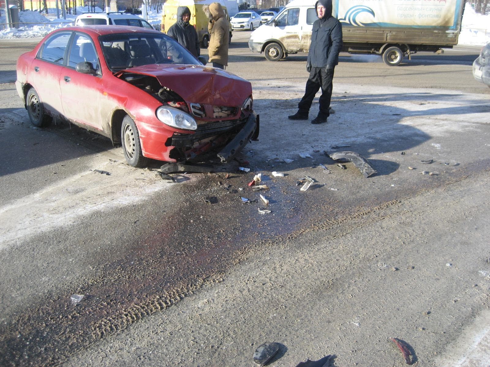 На Ломоносова не разъехались 2 иномарки
