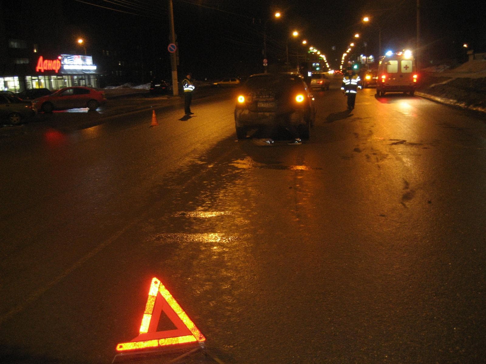 На Московской молодой водитель сбил двух подростков
