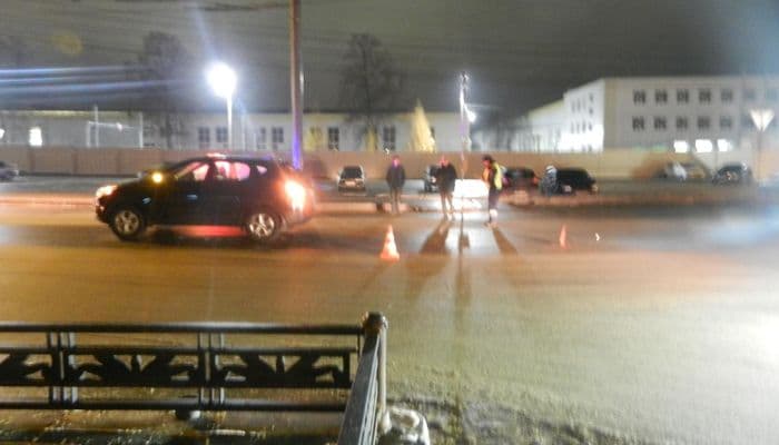 За вчерашний день два пешехода оказались под колесами автомобилей