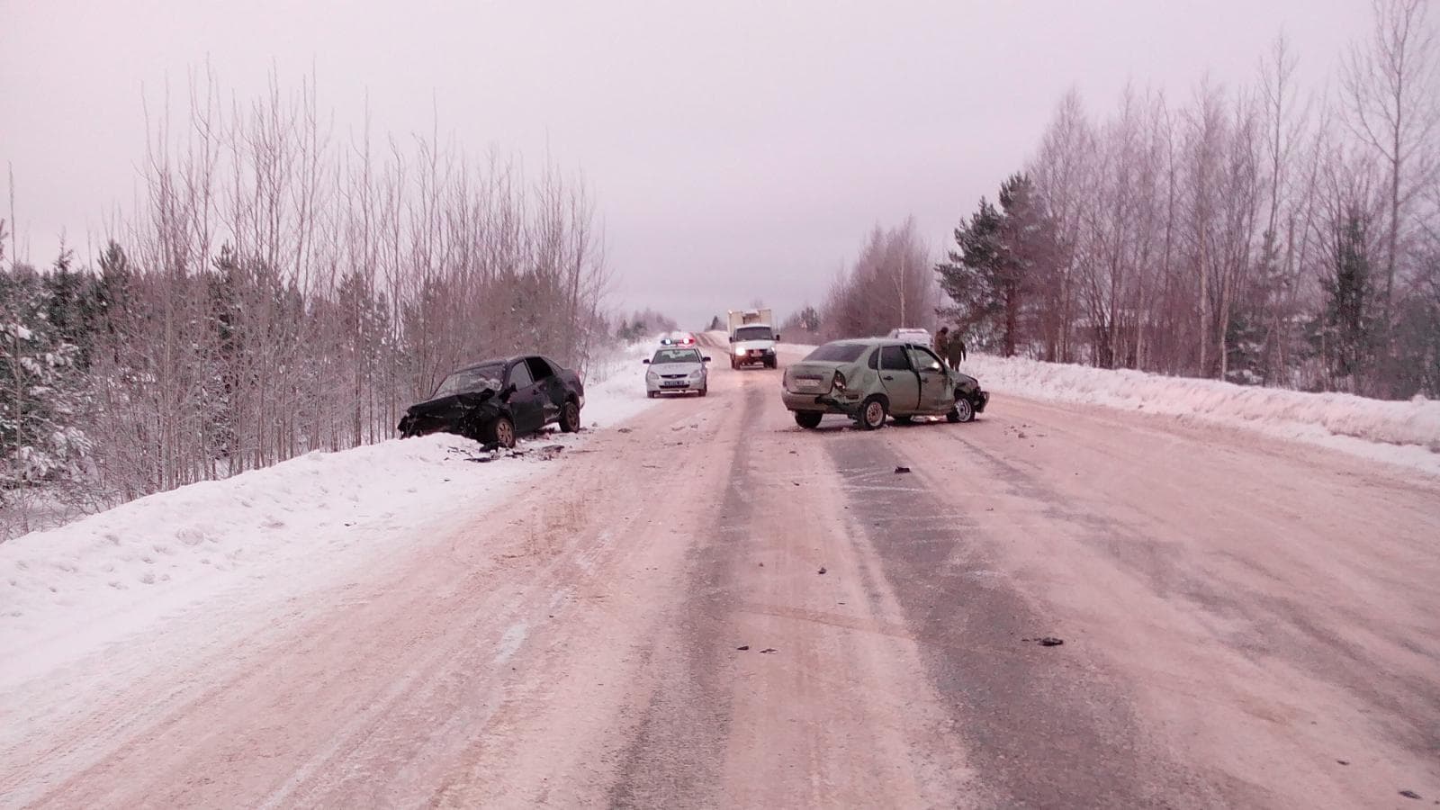 На трассе в Оричах обгон закончился лобовым столкновением