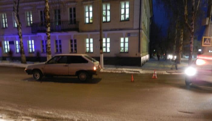 Молодой водитель на “восьмерке” сбил двух 7-летних девочек