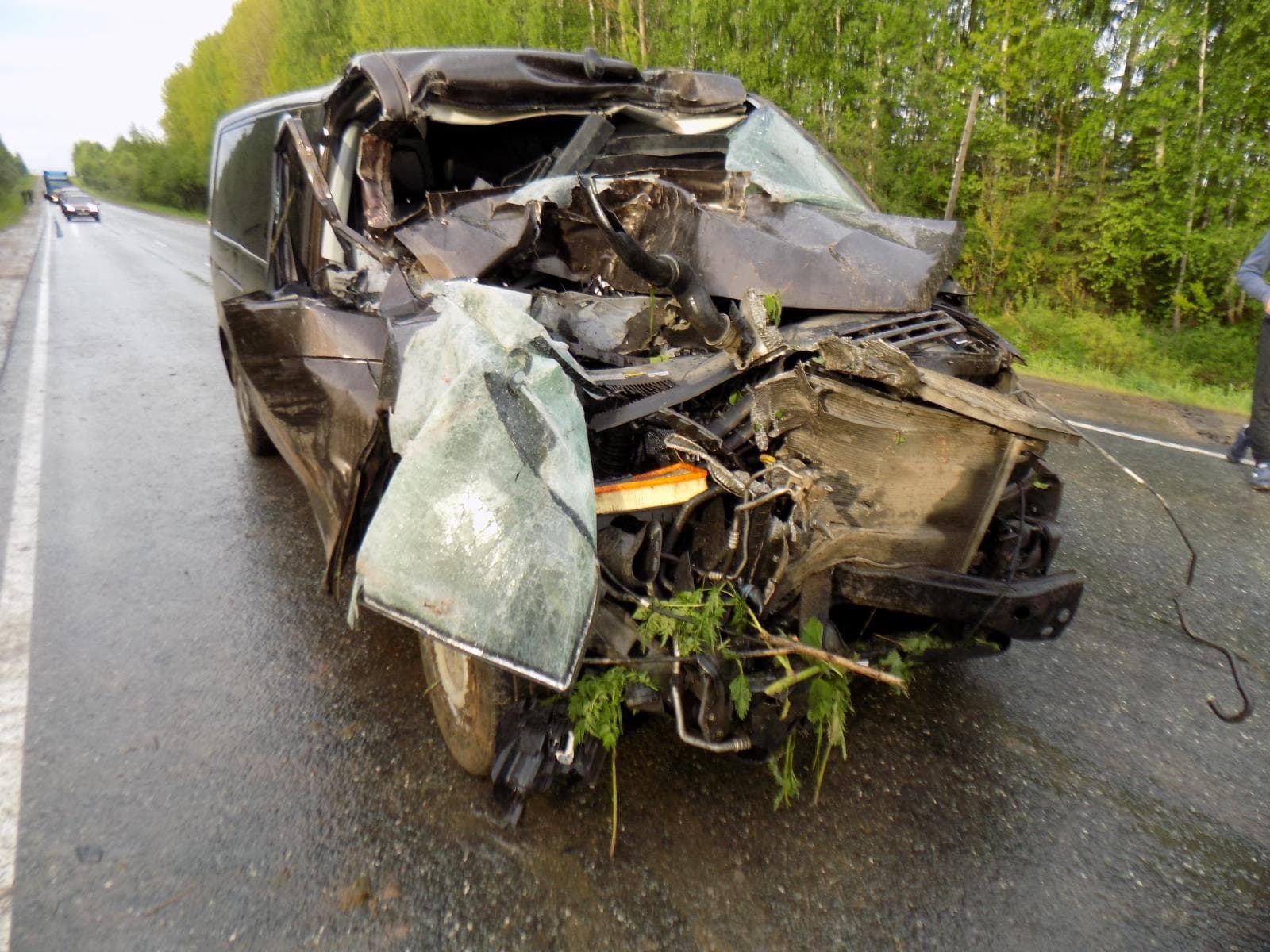 Пострадало 6 человек после столкновения микроавтобуса и трактора в Орловском районе