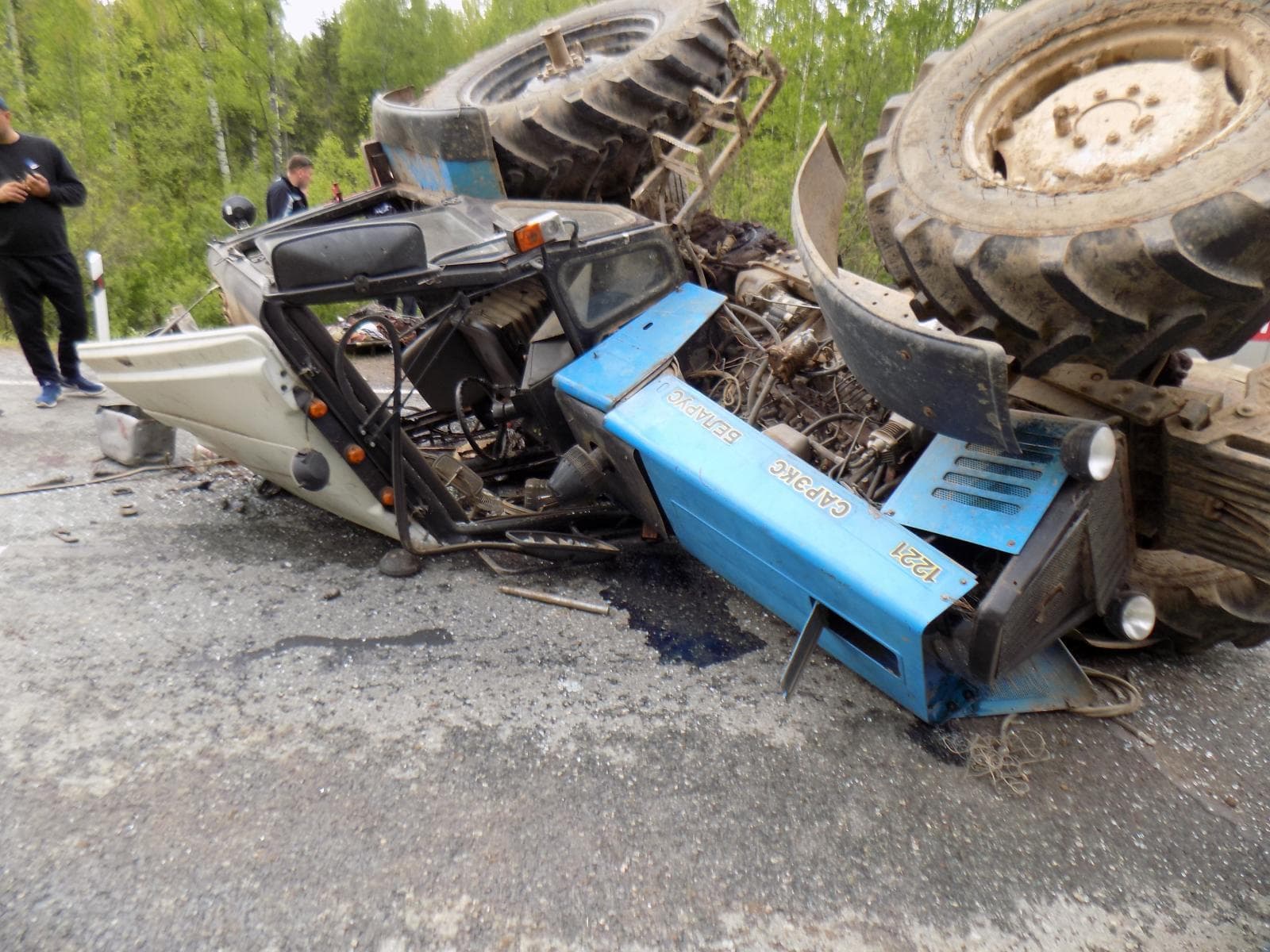 Пострадало 6 человек после столкновения микроавтобуса и трактора в Орловском районе