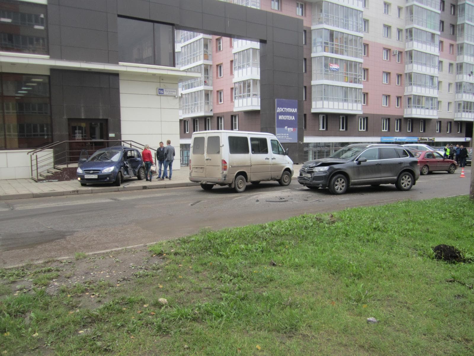 Незаконченный разворот: «Туарег» протаранил Getz