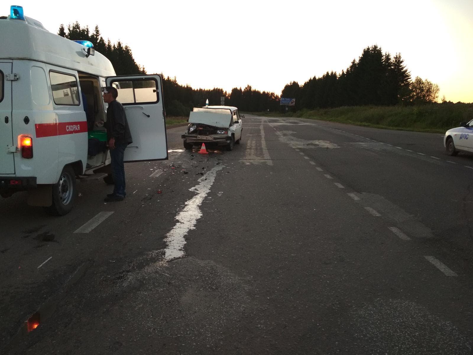 Водитель ВАЗа уснул за рулём и врезался в фуру