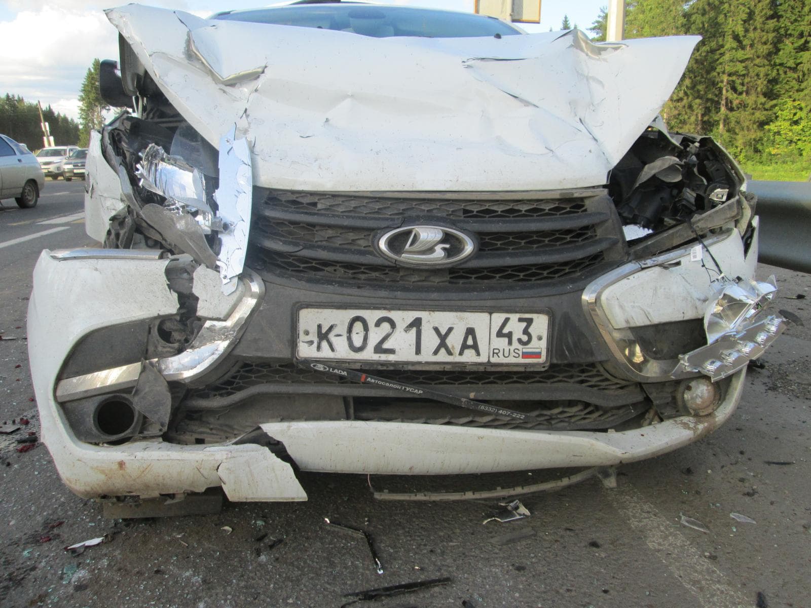 Пенсионер на “Логане” при развороте столкнулся с “Ладой”