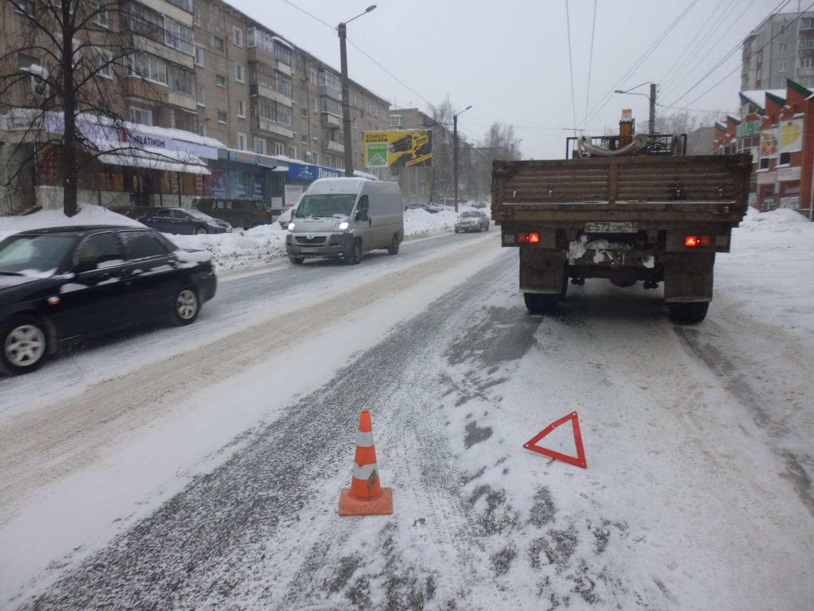 На Щорса пенсионерка попала под колёса «КамАЗа»