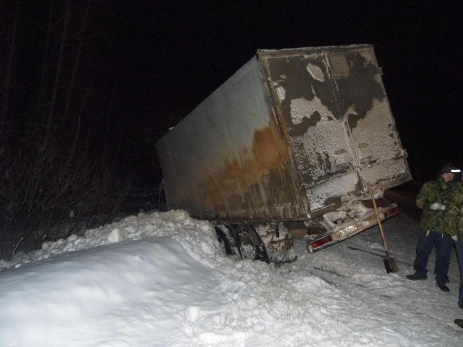 Водитель спровоцировал серьезную аварию на трассе «Вятка» и скрылся