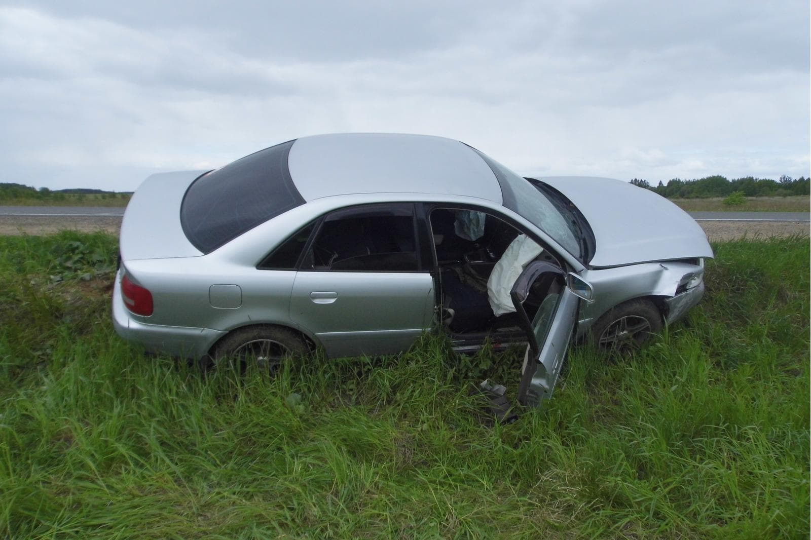 Пьяного водителя Audi A4 госпитализировали после ДТП