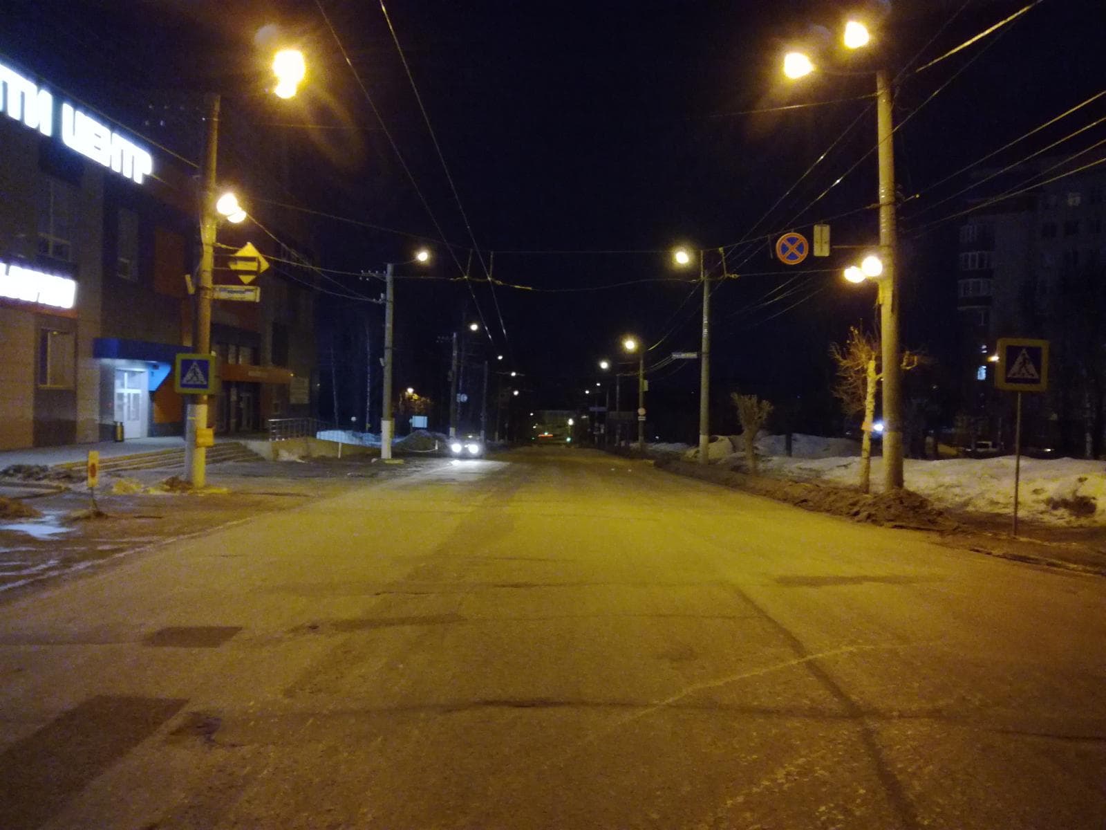 Полиция ищет водителя, сбившего в Кирове подростка