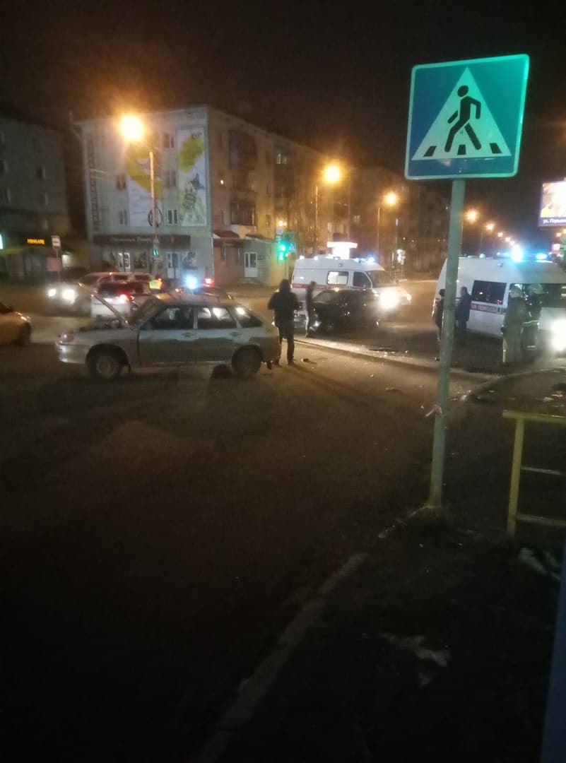 Пьяный водитель Hyundai травмировал в ДТП двух пассажиров такси