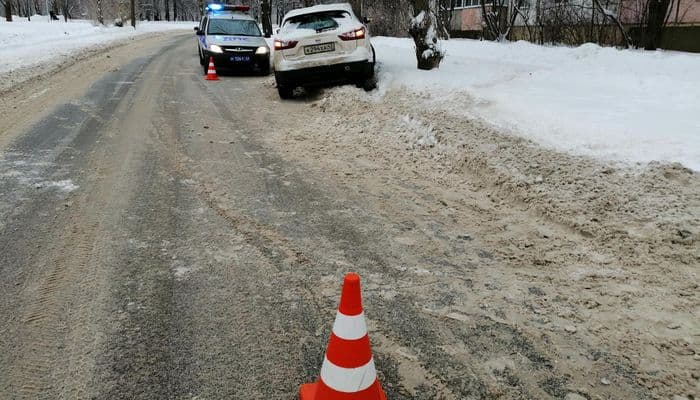 В Кирове автоледи на “Ниссане” сбила 64-летнего пенсионера