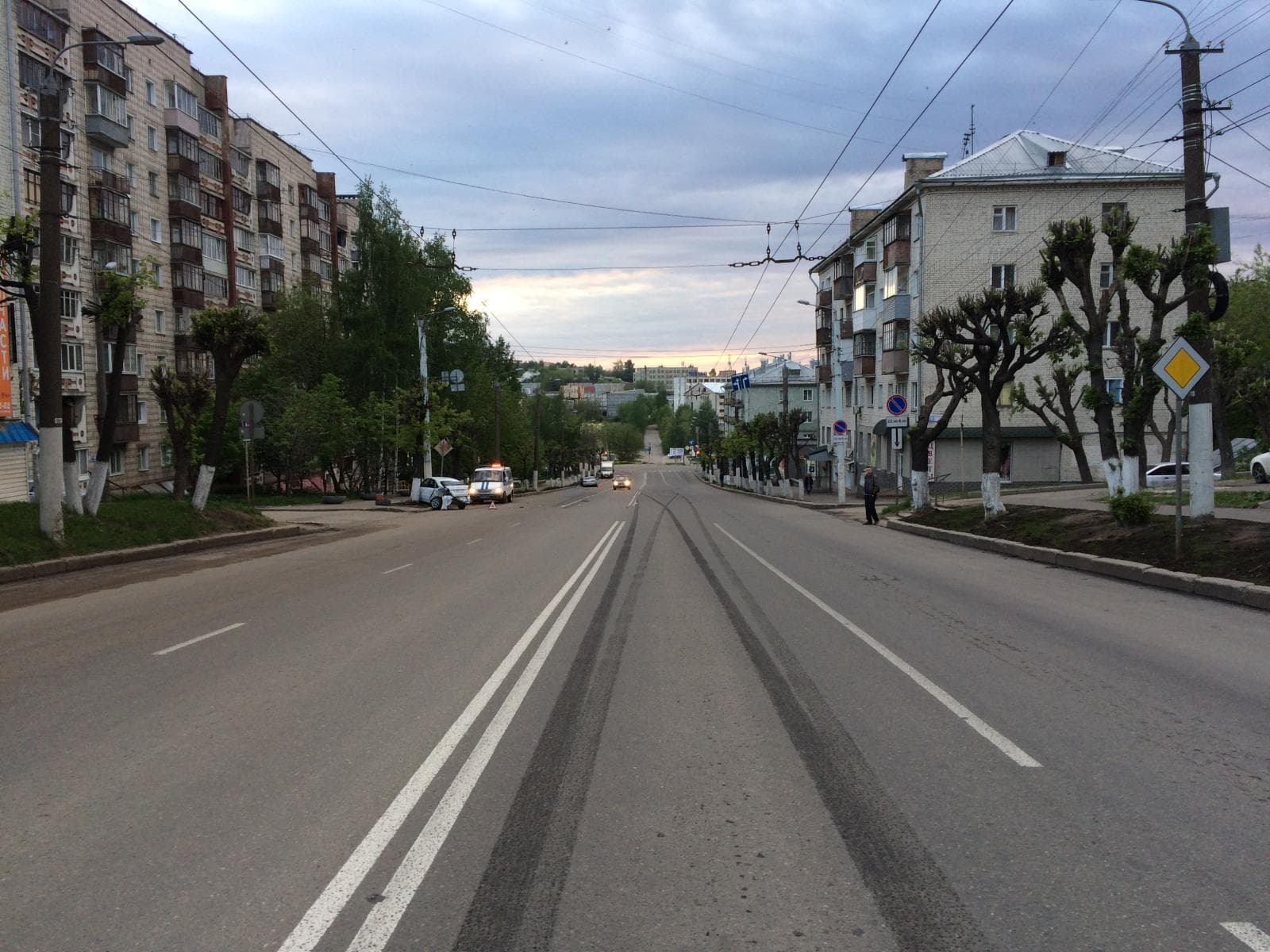 Cresta протаранила Lada Granta на Ленина