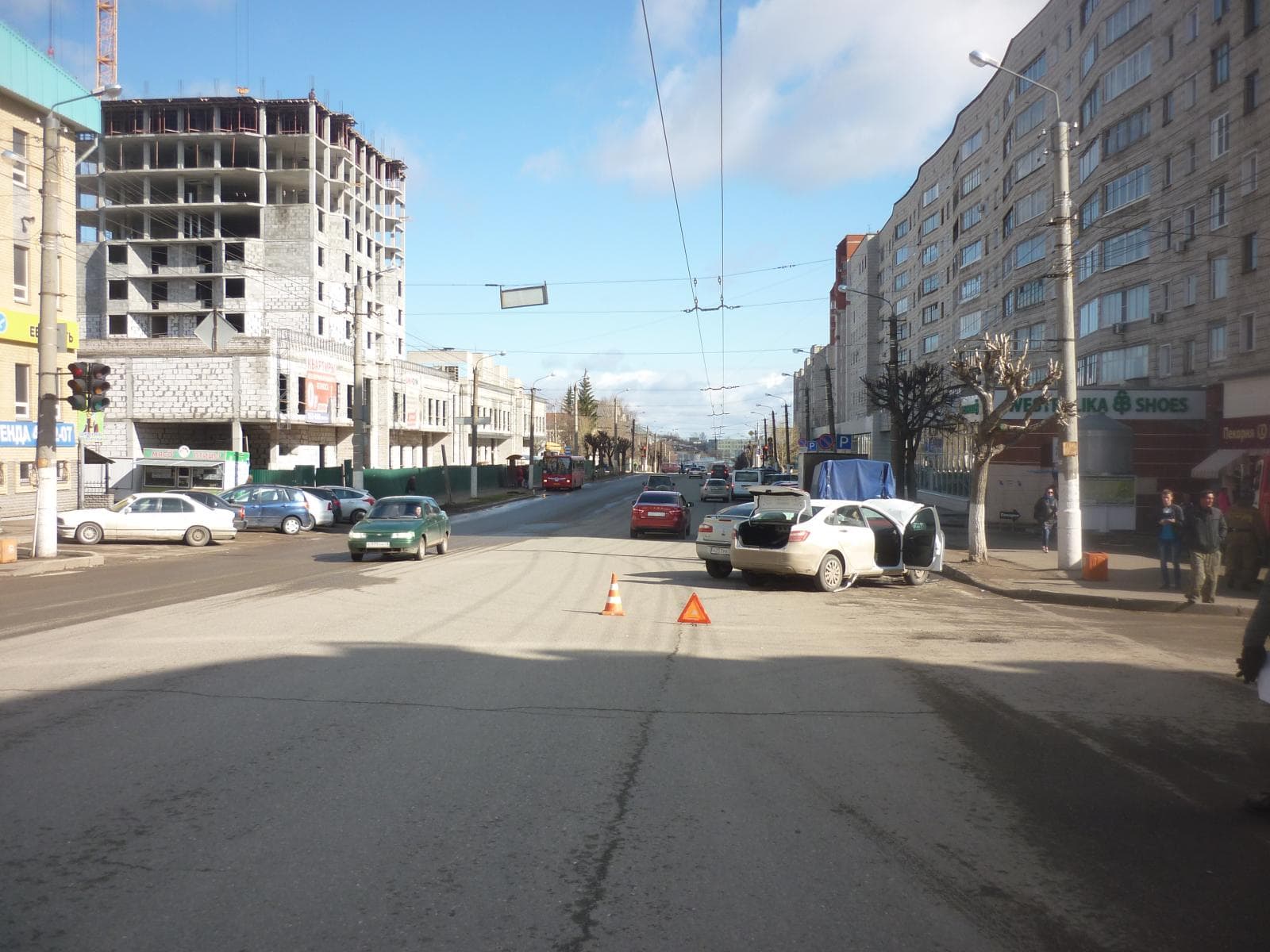 Не уступил при повороте - авария на Ленина