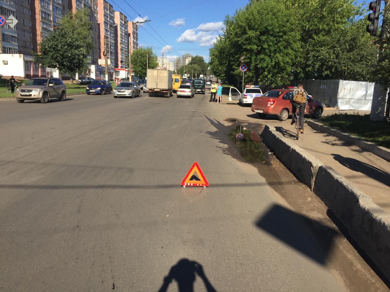 На Московской 7-летняя девочка попала под машину