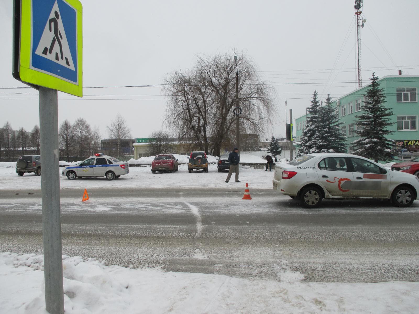 В Коминтерне таксист сбил 12-летнюю девочку