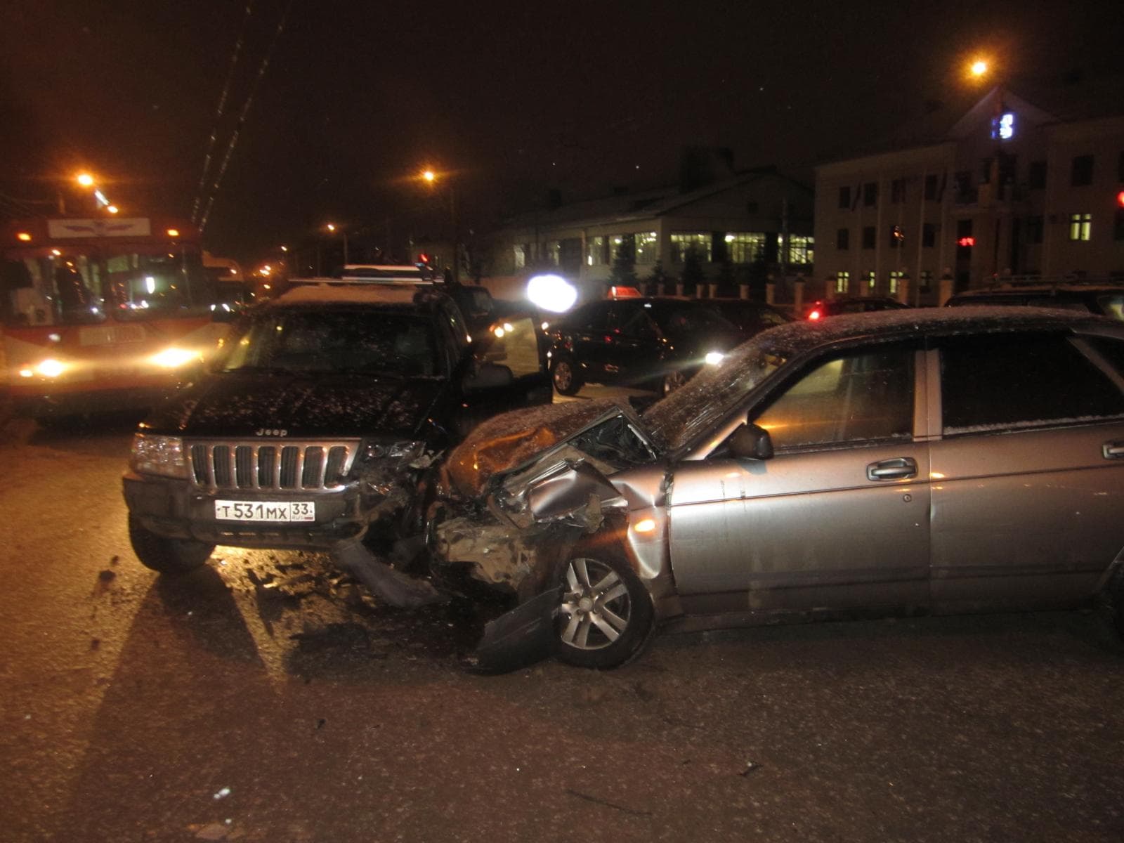 Пьяный водитель на Lada уценил 3 машины на Воровского