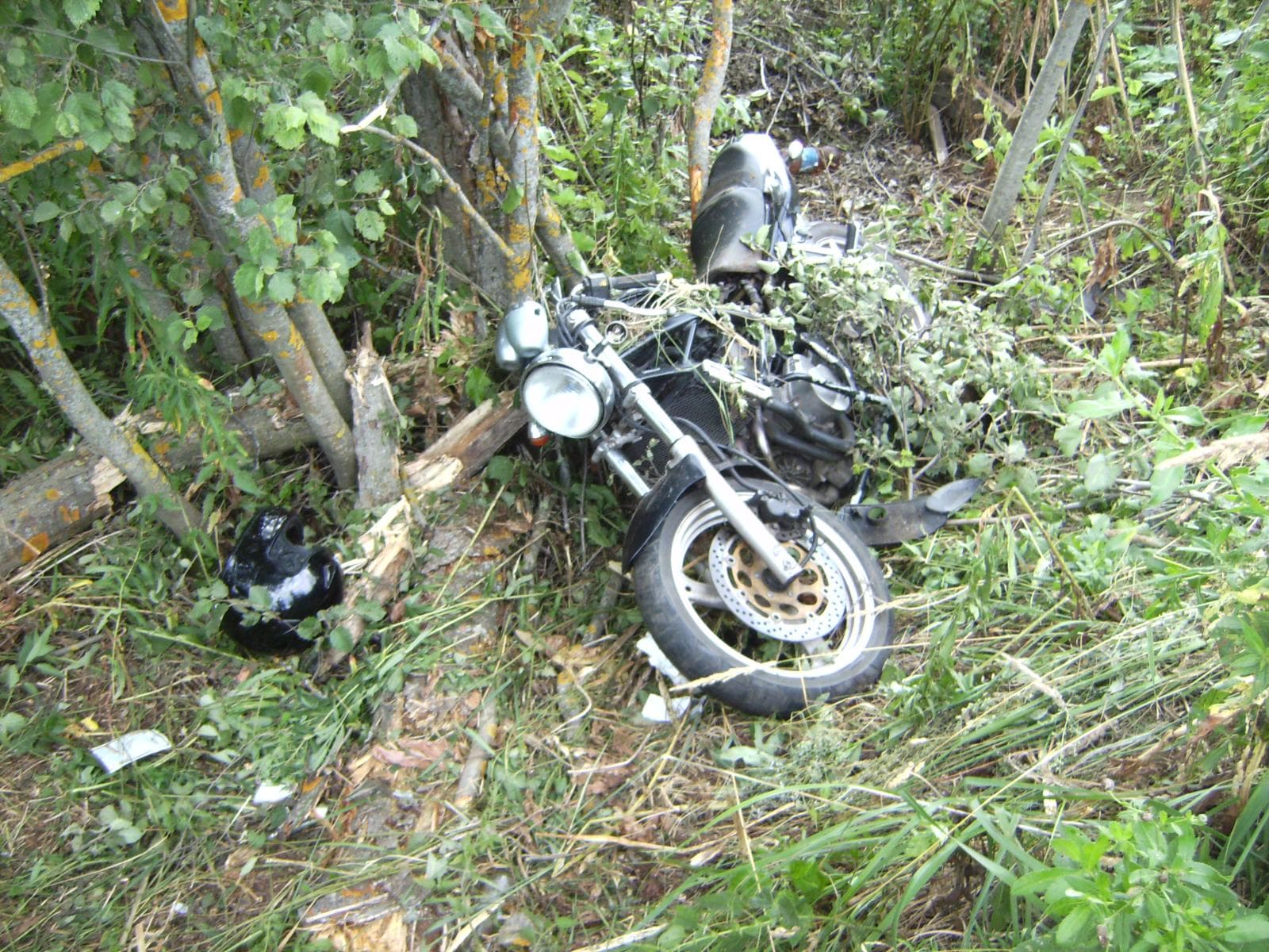 Мотоциклист на Suzuki погиб, совершая обгон в Адышево