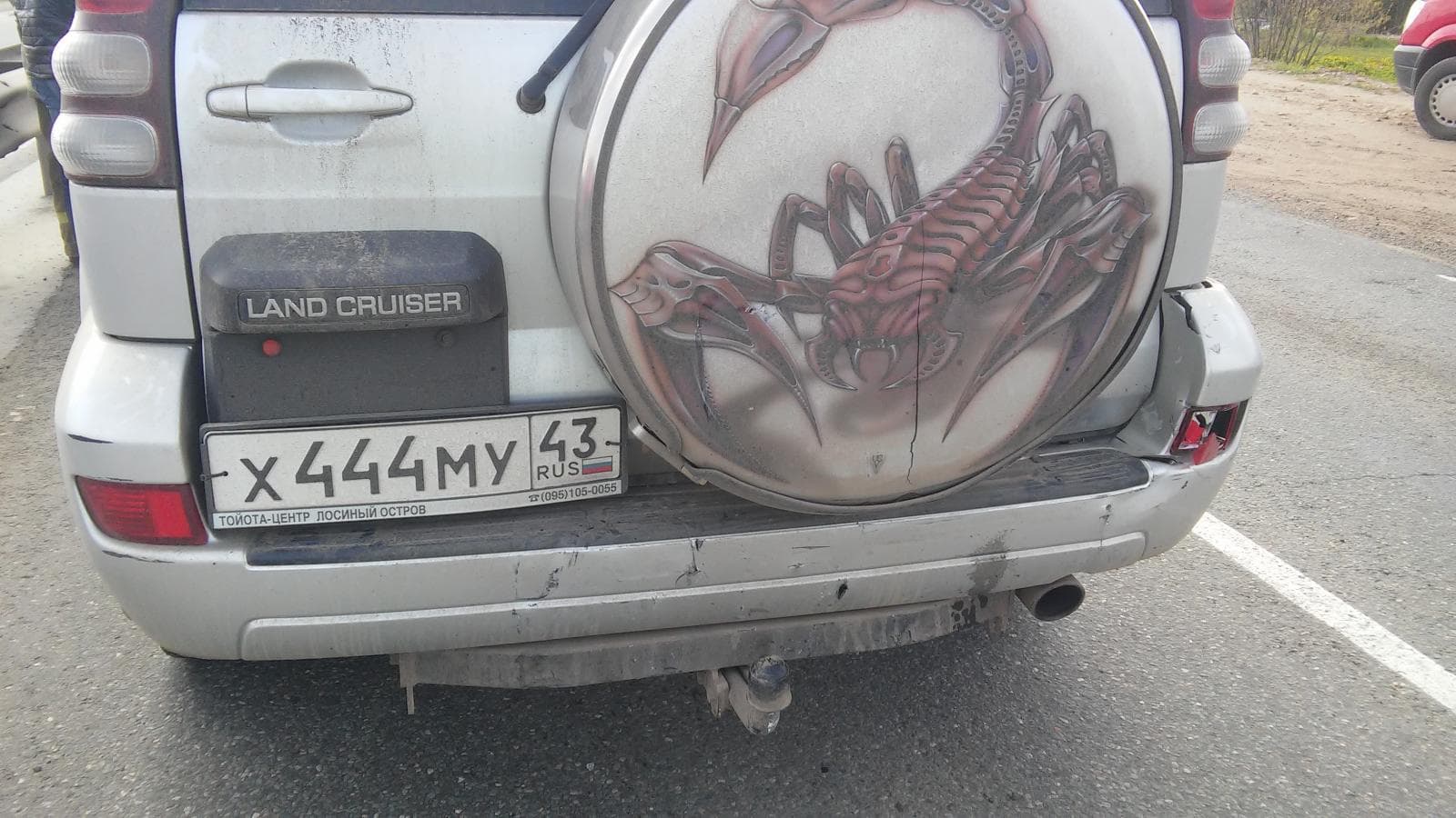 На Дзержинского «Волга» догнала Toyota