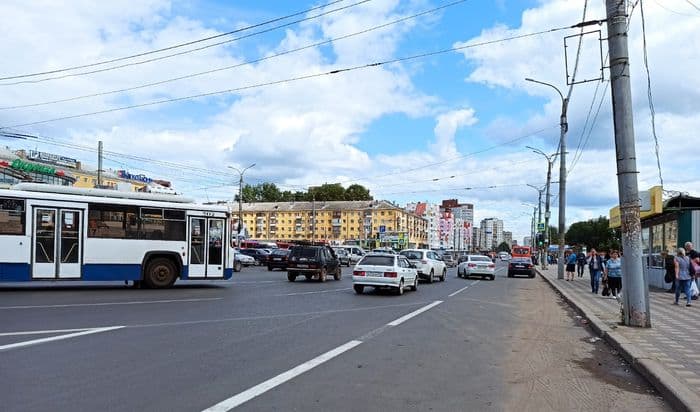 Подводящую под штраф разметку на привокзальной площади переделали