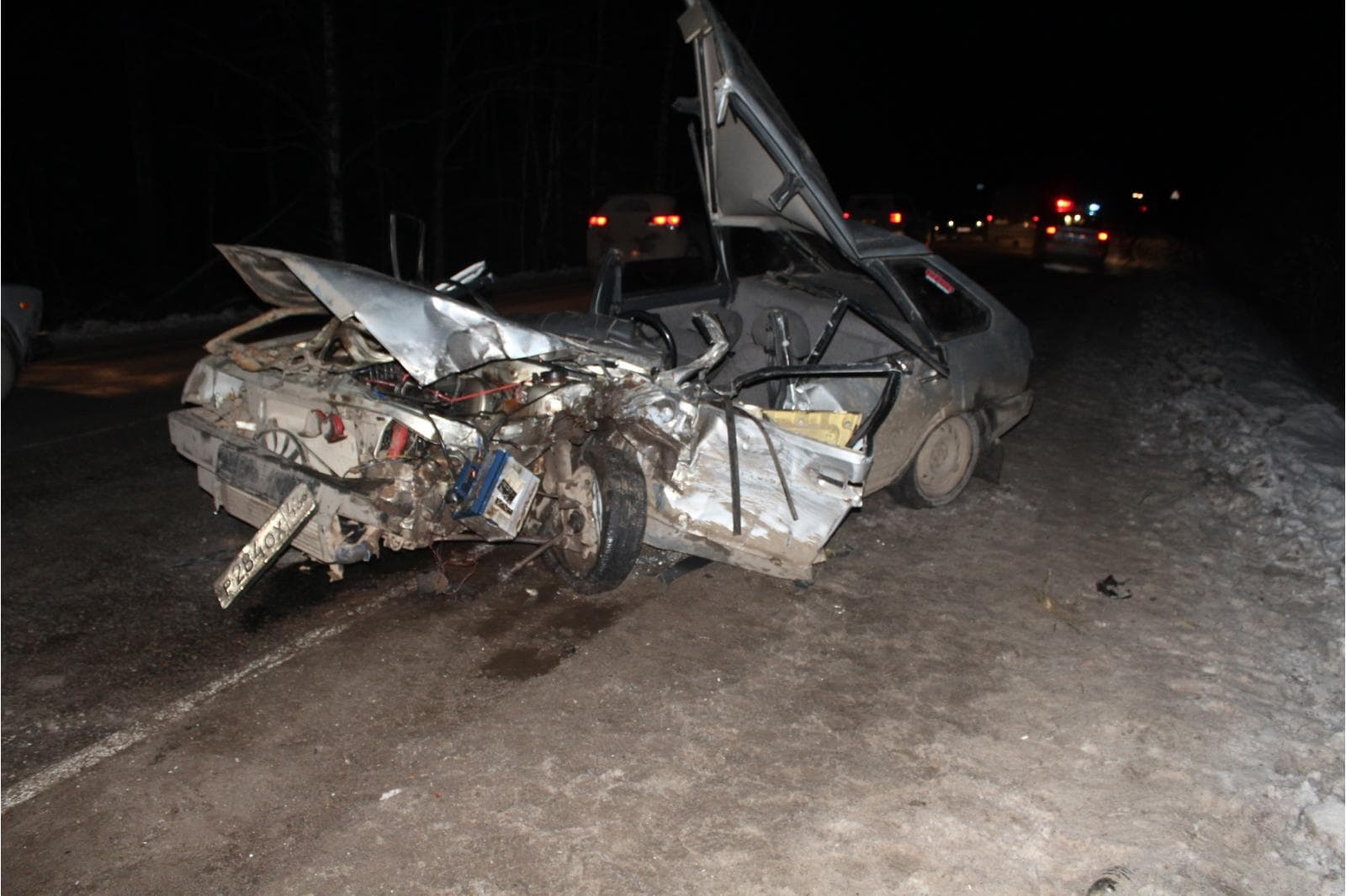 Мужчина на «девятке» выехал на встречную полосу и врезался в МАЗ на трассе Киров - Малмыж