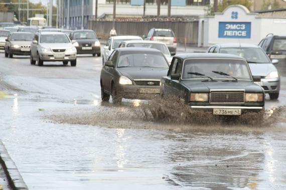 Спустить деньги в канализацию. Власть ищет способ реанимировать ливневки