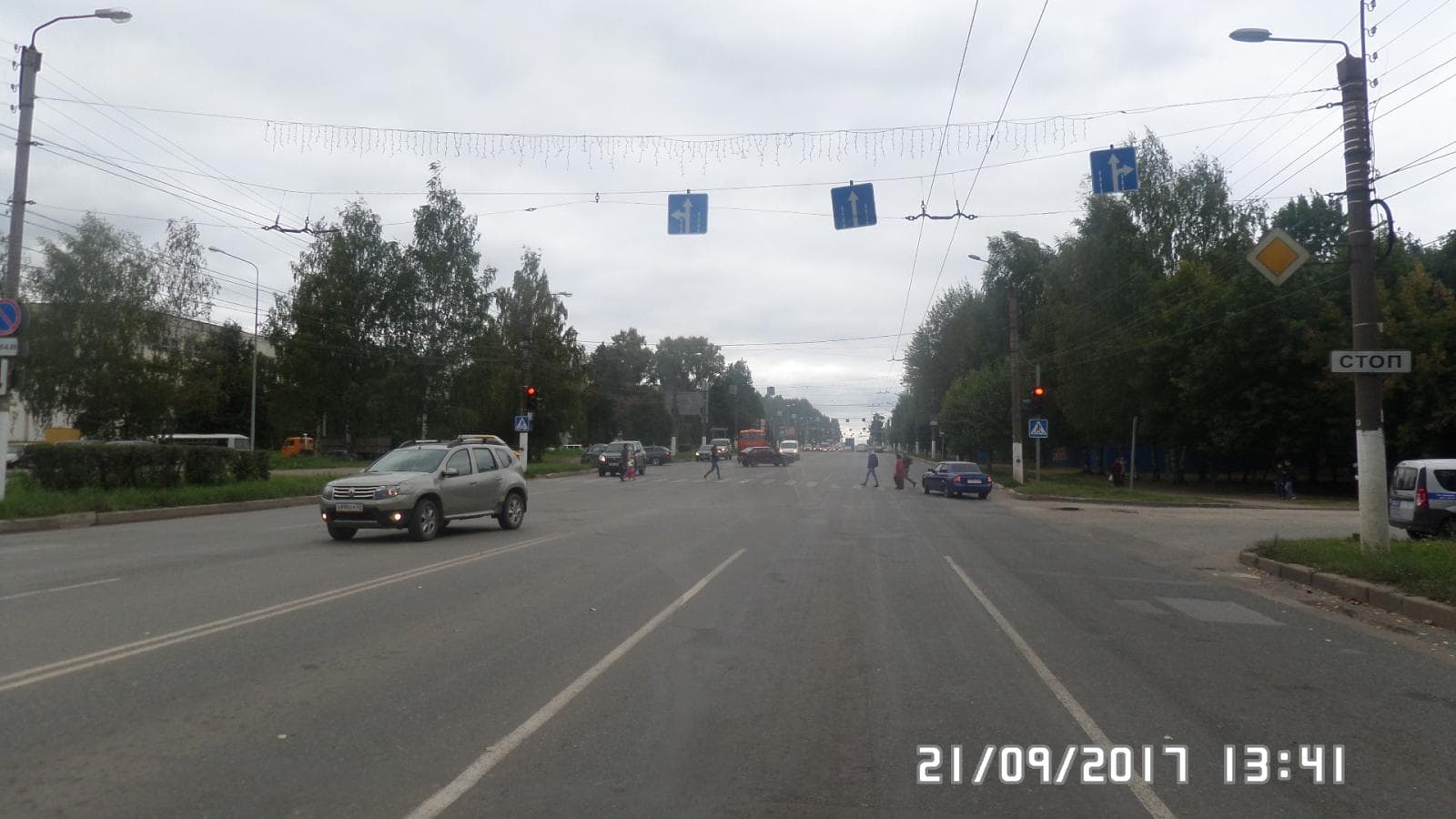 Водитель хотел помочь девушке, а в итоге рискует остаться без «прав»