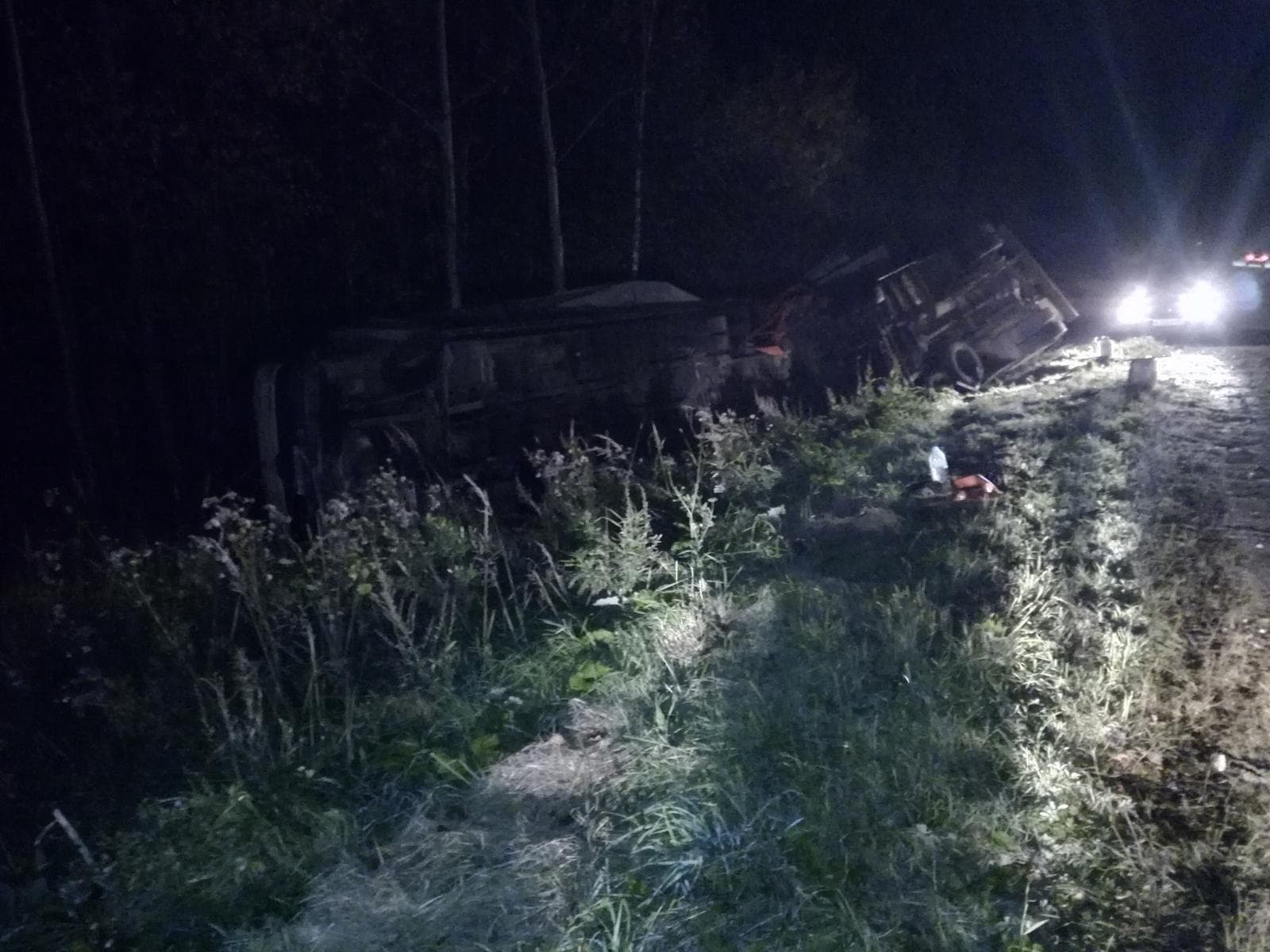 На трассе Киров - Советск Mercedes врезался в «Камаз»