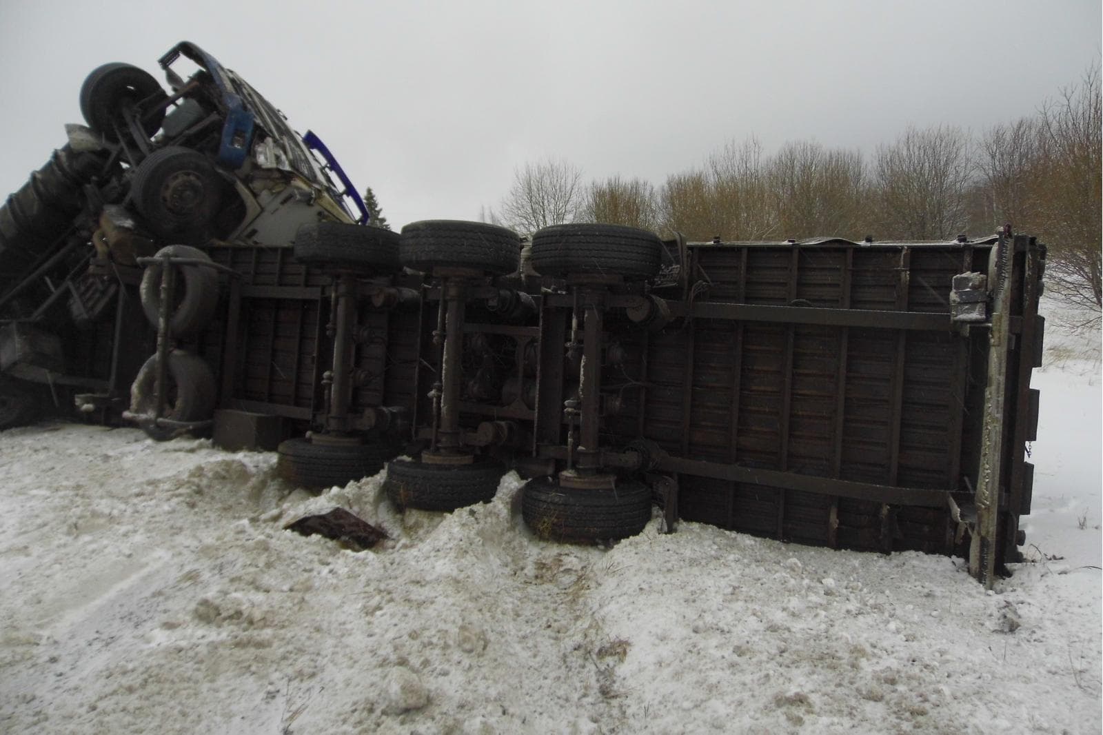 Женщина не справилась с управлением на повороте - подробности смертельного ДТП в Яранске
