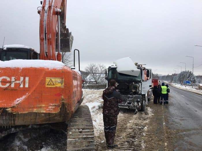 В Глушихе бензовоз вылетел в кювет: водитель скончался на месте