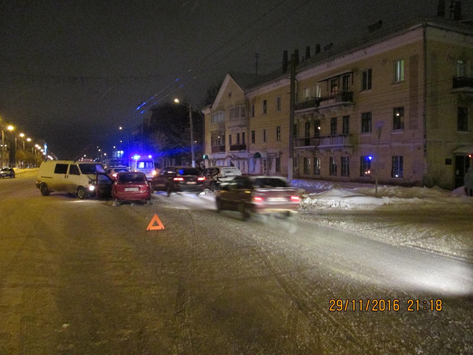 Поторопился повернуть. на Воровского столкнулись Lada и Volkswagen