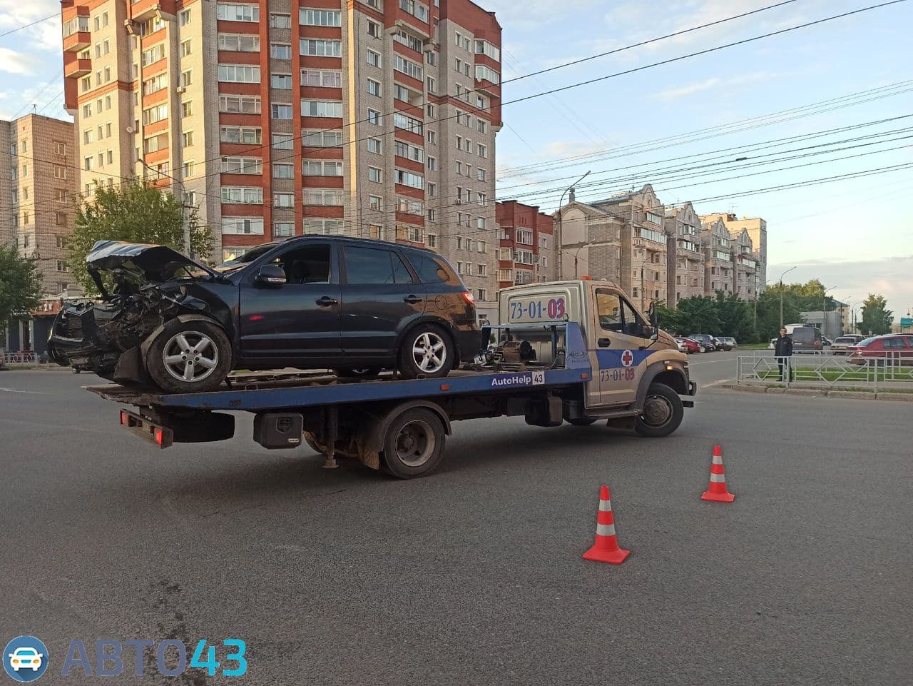 В Кирове на улице Ленина кроссовер сбил пешехода: жуткие кадры с места ДТП