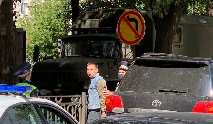 В Кирове 23-летнего сына экс-депутата Госдумы поймали пьяным за рулём «Крузака»