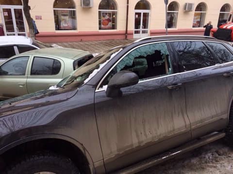 Авария у здания Правительства: водитель потерял сознание