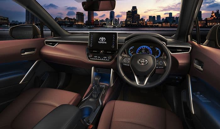 Toyota представила кроссовер Corolla: фото, двигатели и оснащение