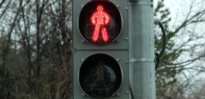 На Октябрьском проспекте машина сбила пешехода