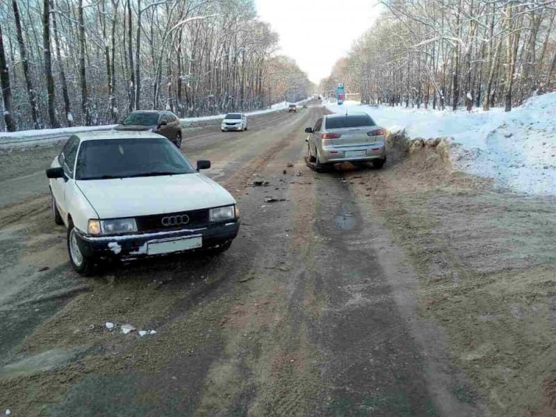 В Чепецке водитель Lancer не дал выехать коллеге на дорогу