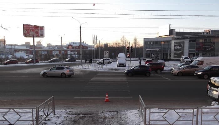 В Кирове пенсионерка на иномарке сбила женщину прямо на пешеходном переходе