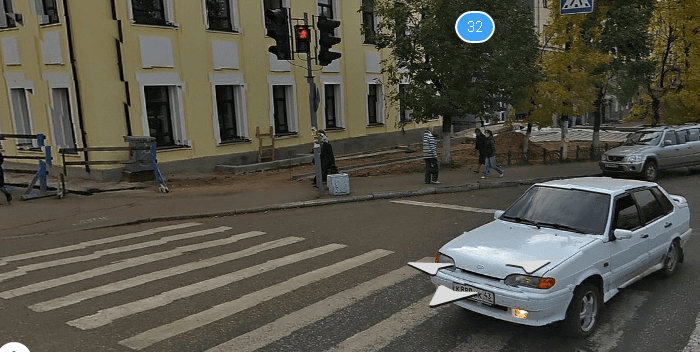 У пешеходов отняли кнопку. На Театральной площади сменили регулировщика