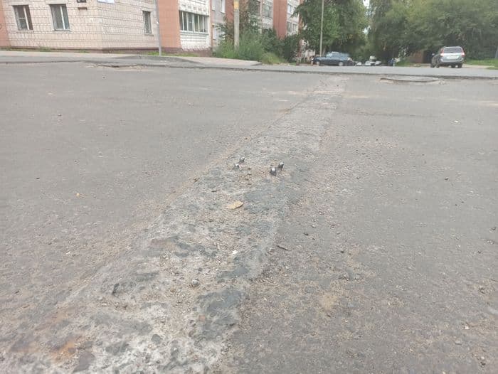 В Кирове перекресток улиц Труда и Свободы может запросто угробить пару колёс